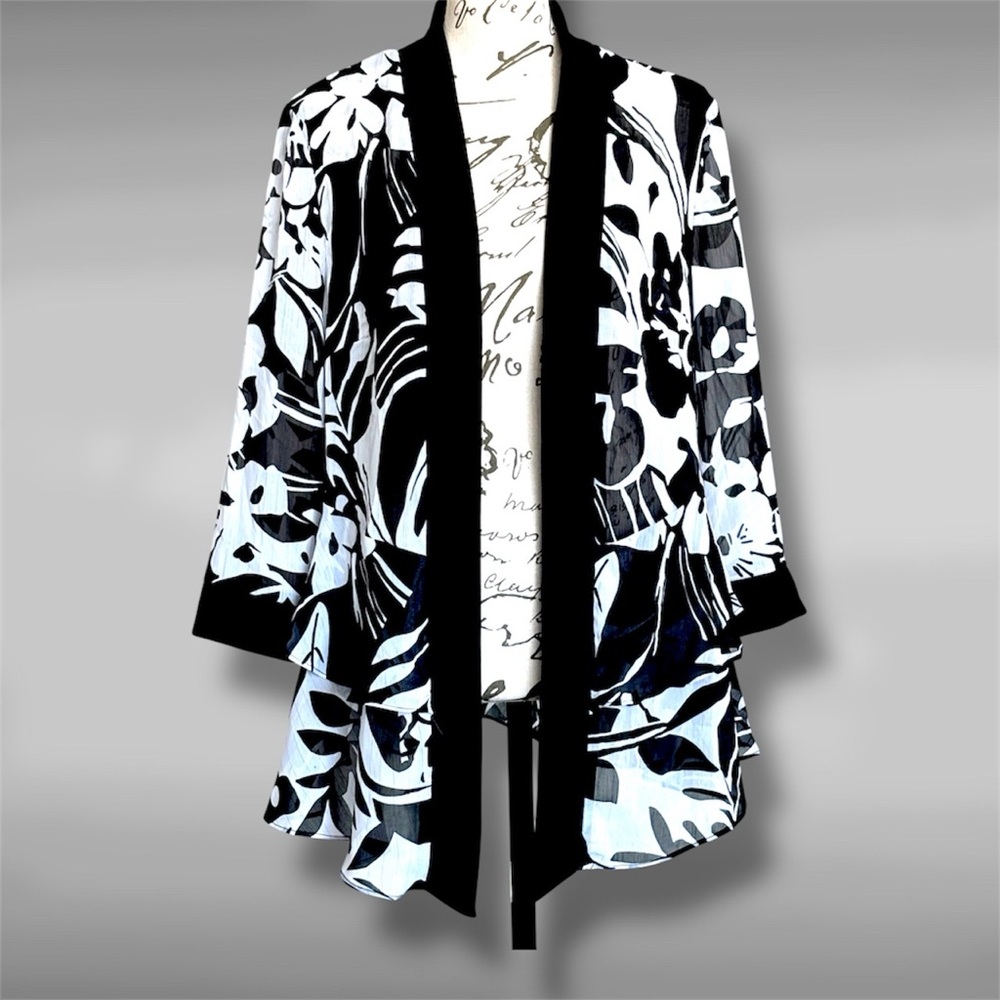 R & M Richards 10P Black White Abstract Floral Asymmetrical Open Jacket Cardigan